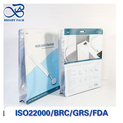 Verdickte, achteckige Siegelbeutel für die Verpackung von Elektronikzubehör mit transparenten Fenstern und staubdichtem Verschlussreißverschluss.