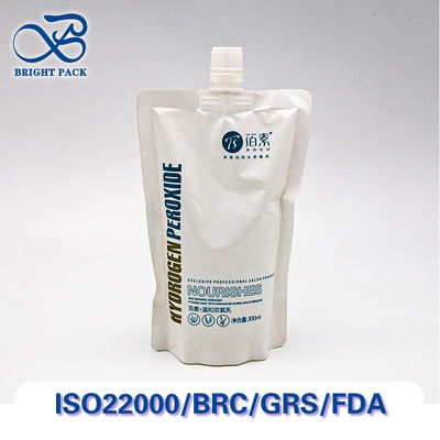 Auslaufsichere Spout-Beutel für die Verpackung von Hautpflegeprodukten mit anpassbarem Druck, Materialien und Düsengrößen.